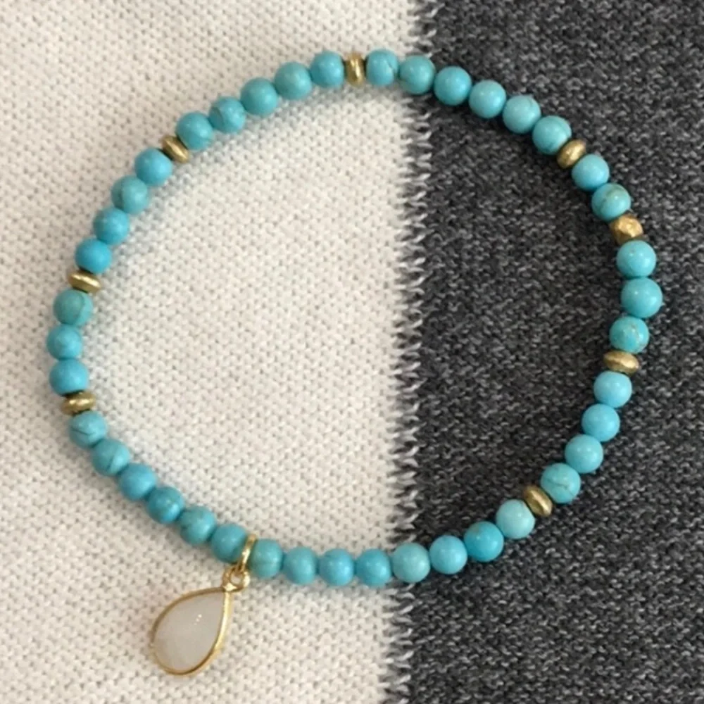 ⛱️🔥Aqua & Gold Stretch Beaded Bracelet with Charm - OS